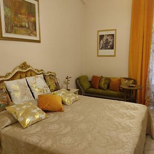 Camera con letto king size
